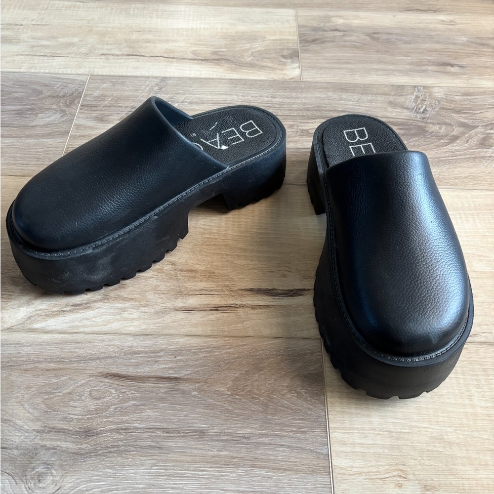 Beach by Matisse Women's Classic Black Mules